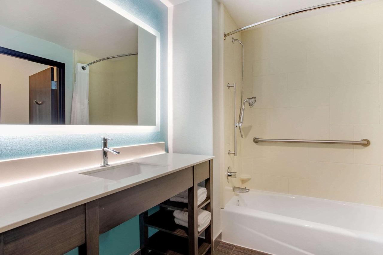 Elizabethtown La Quinta Inn & Suites By Wyndham Northlake Ft. Worth מראה חיצוני תמונה