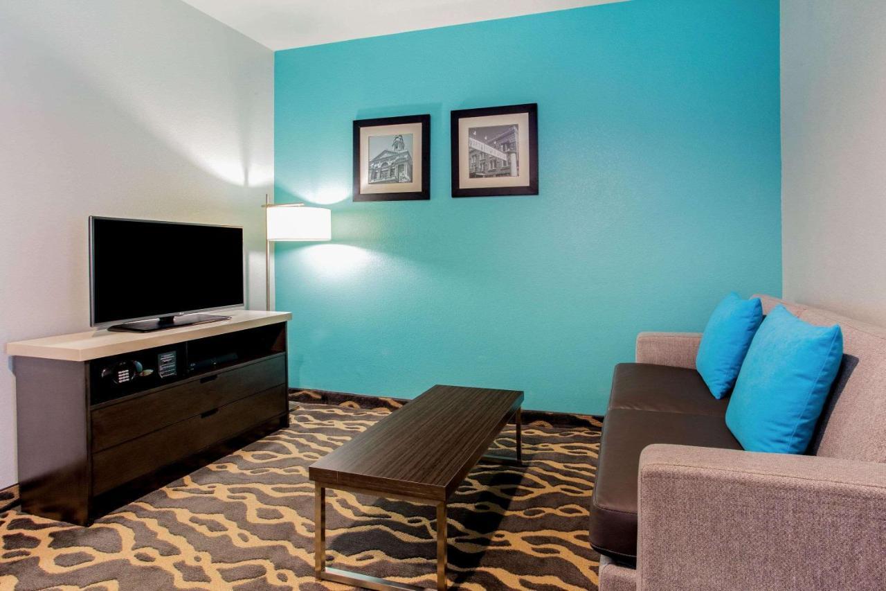 Elizabethtown La Quinta Inn & Suites By Wyndham Northlake Ft. Worth מראה חיצוני תמונה